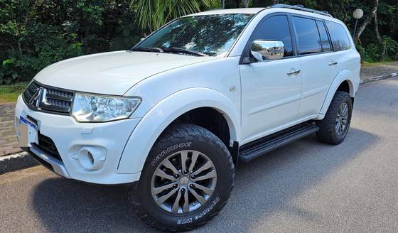 MITSUBISHI PAJERO DAKAR 3.5 HPE 7 LUGARES 4X4 V6 24V FLEX 4P AUTOMÁTICO